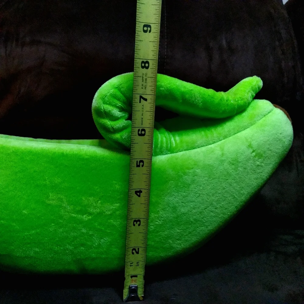 Cute Neon Green Banana Bed, Small Animal Cat Dog Rabbit Fuzzy Soft Portable NWOT